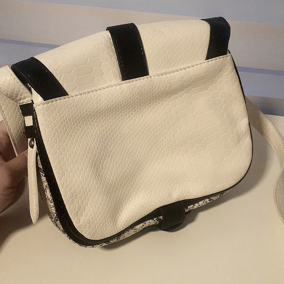 Volcom little purse - Picture 2 of 4